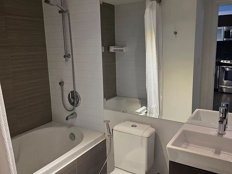 386 Yonge St #3313 — Photo 9
