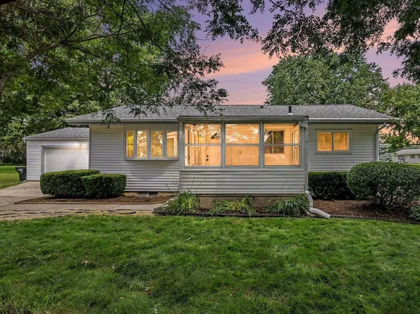 15525 Darden Rd, Granger, IN 46530