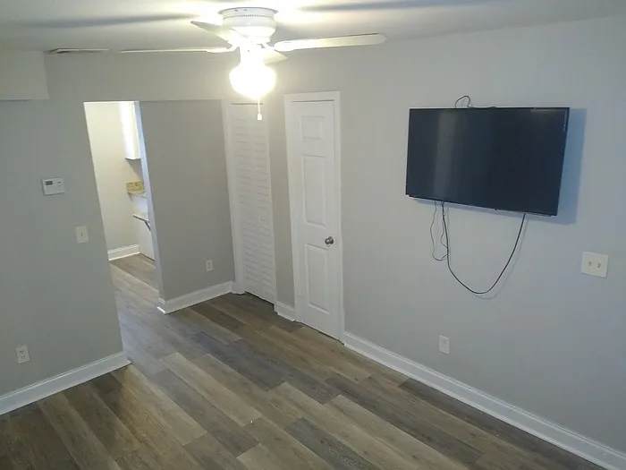 710 North Ave NW #102 — Photo 3