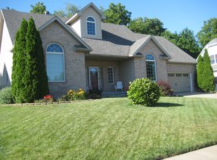 4521 Greenbriar Dr, Springfield, IL 62711