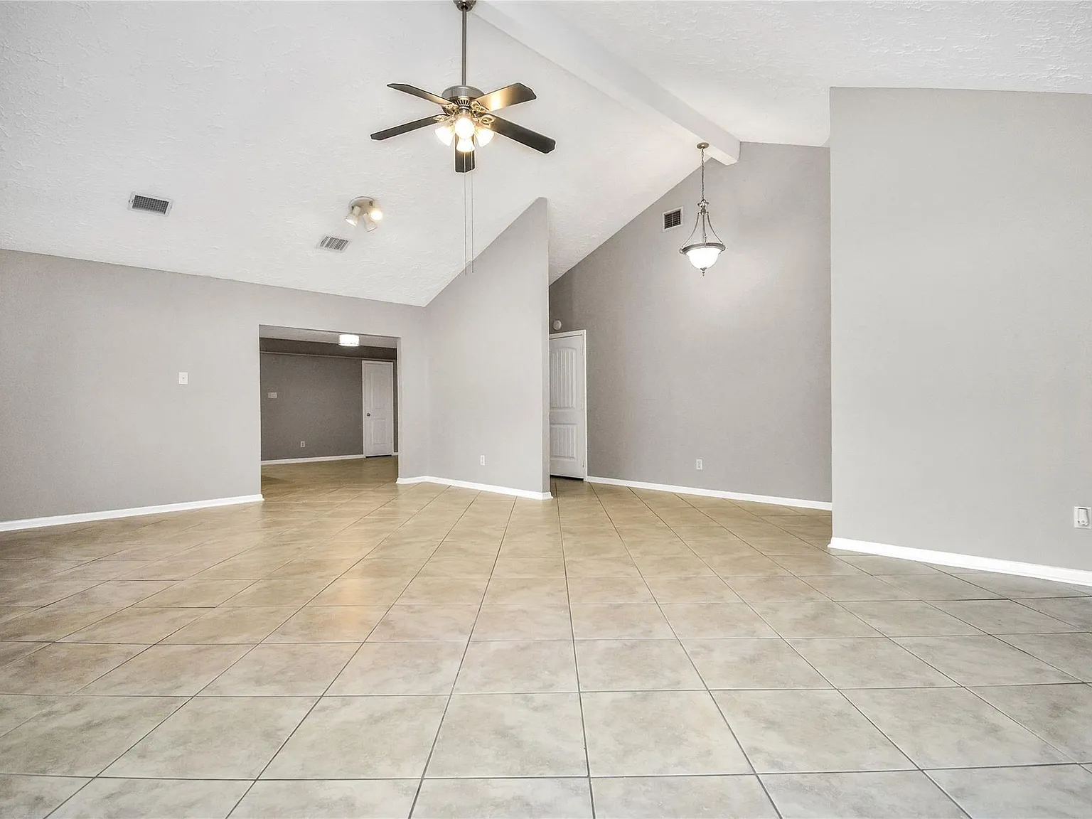 4 bed, 2.0 bath, 1916 sqft, $2,150 — Photo 4