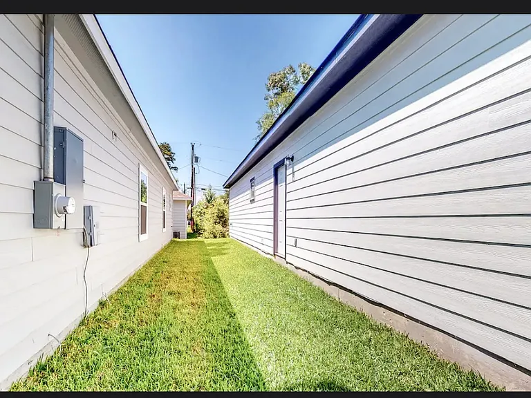 16617 E Lynbrook — Photo 1
