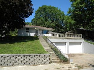1901 Bluff St, Hamburg, IA 51640