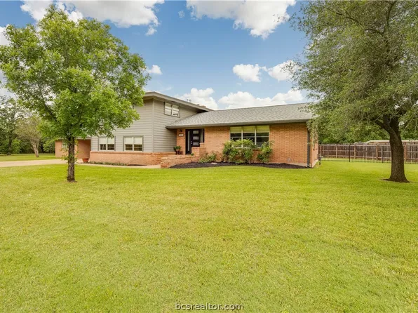 1201 Winding Rd, College Station, TX 77840