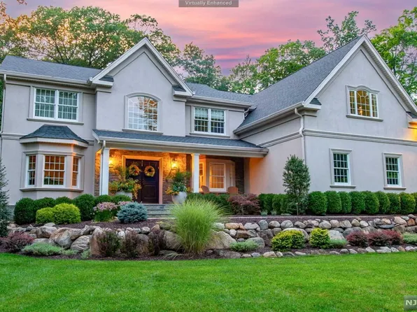 7 Brookside Dr, Upper Saddle River, NJ 07458