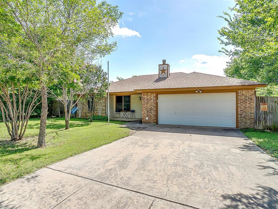 1st image of 445 Black Oak Ln