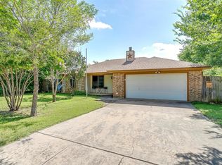 445 Black Oak Ln, Burleson, TX 76028