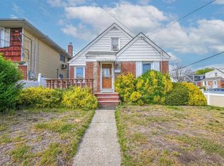 81 Rose Ave, Valley Stream, NY 11580