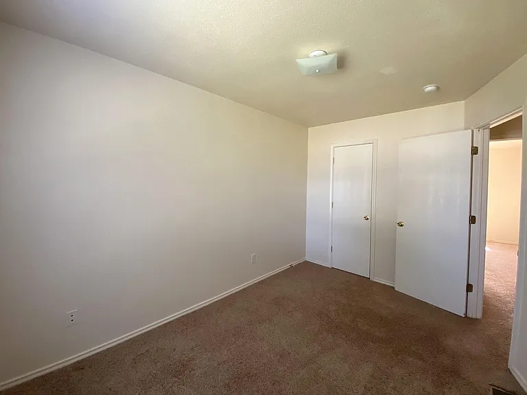4603 Hudson Dr #B — Photo 12