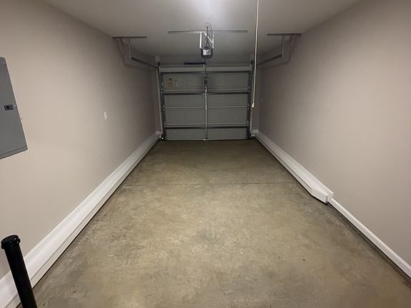 5th image of 833 Middleton Rd