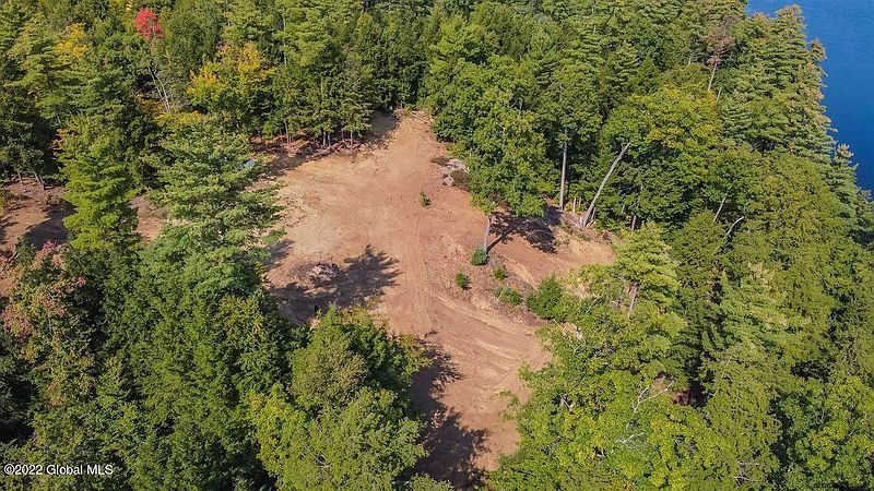 2nd image of 14 Woodridge Lane