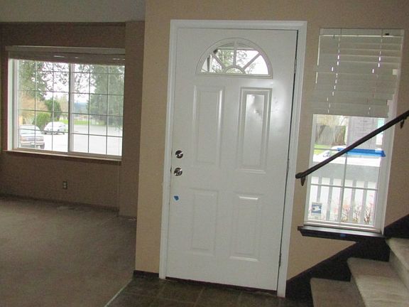 3rd image of 32522 McKay Ln