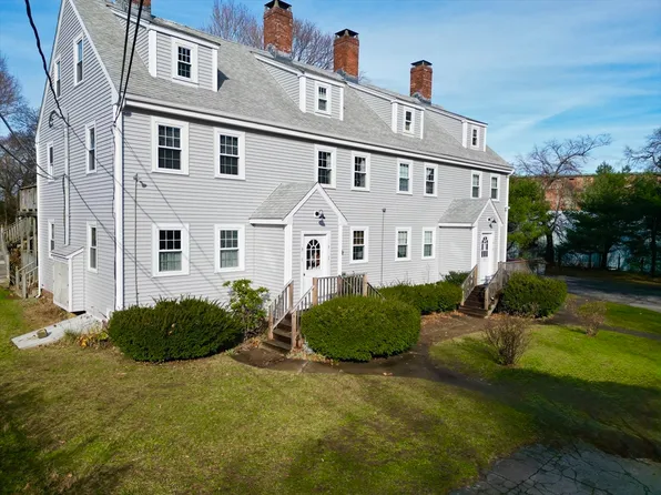 6 Ropewalk Ct APT 4, Plymouth, MA 02360