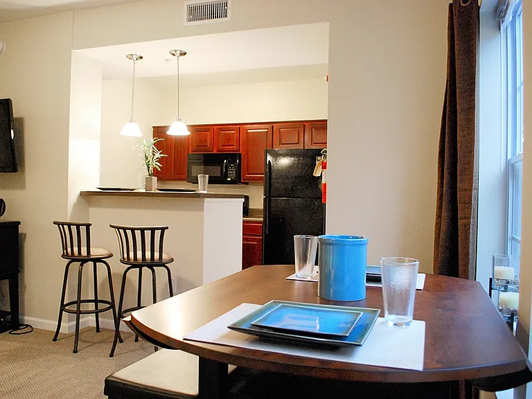 East Bay II Apartments — Photo 16
