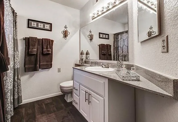 2x2 Master Bathroom
