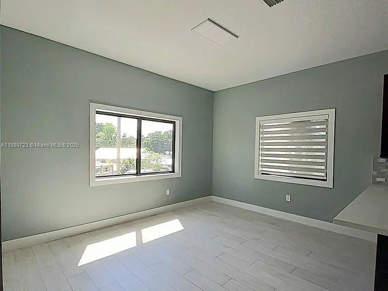 23 Jenny Ln — Photo 4