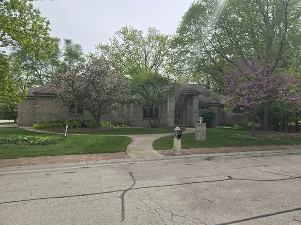 995 Highland Springs Ct, Oneida, WI 54155