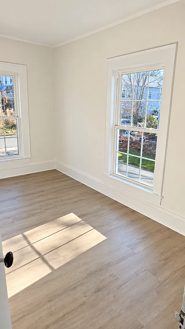 Charming 1-Bedroom Apartment in Collinsville, CT — Photo 4