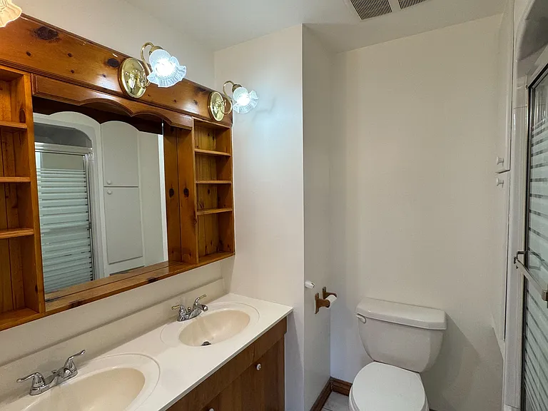 45 Sherwood Forest Dr — Photo 11
