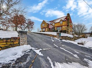 828 Glenwood Rd, Old Forge, PA 18518