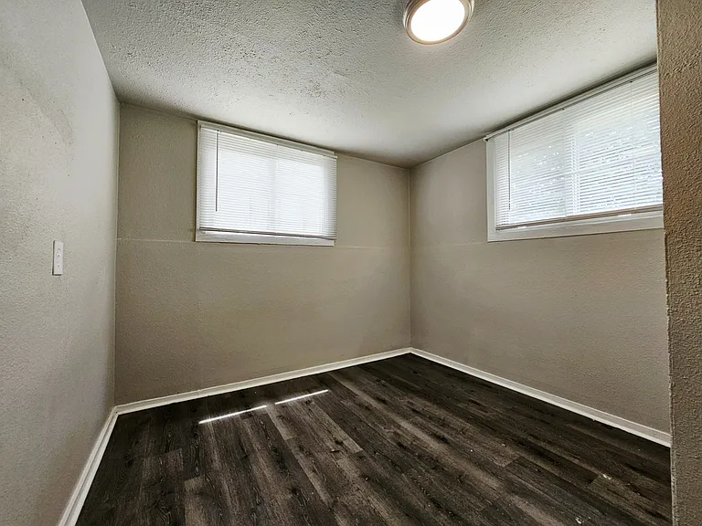 416 Arrawanna St #12 — Photo 6