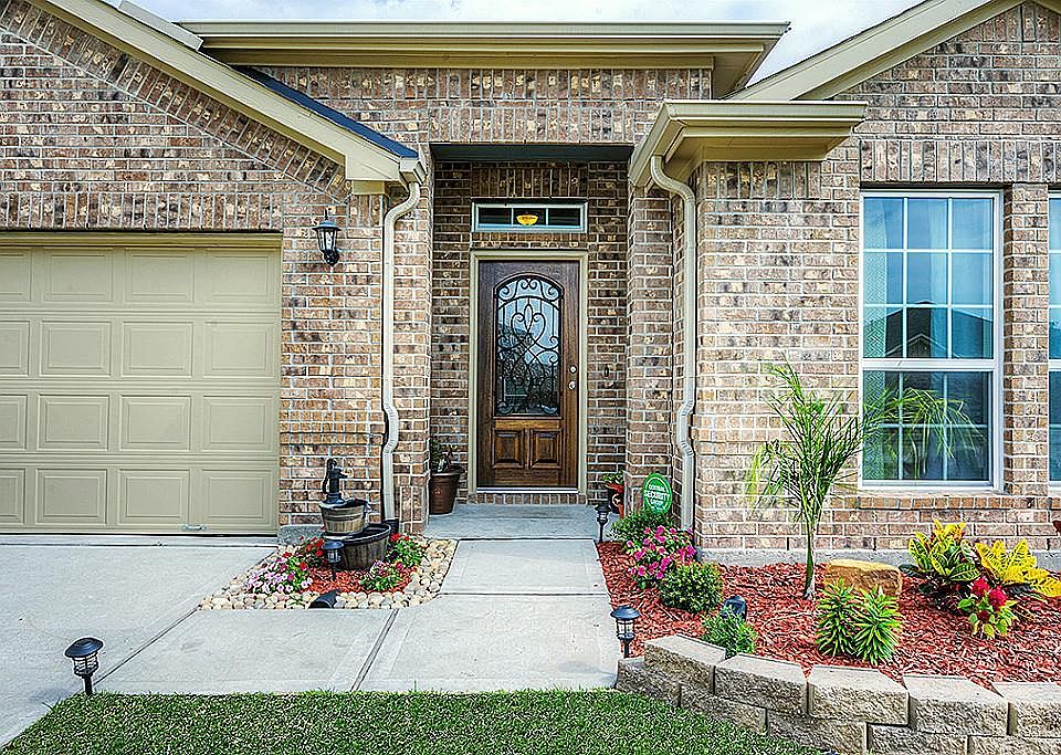 1st image of 2546 Riverway Dr