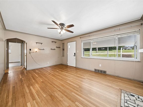 5th image of 549 Idaho Ave