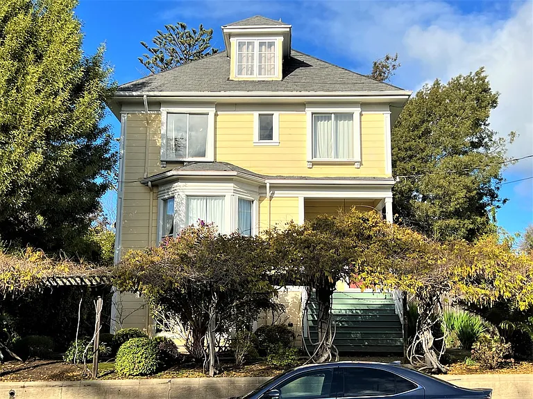 1939 Stuart St #4 — Photo 36