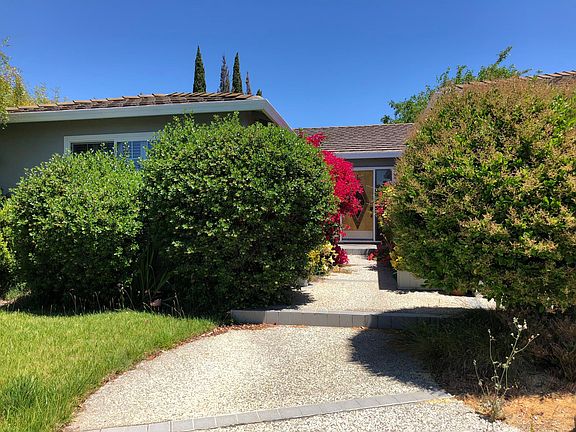 3rd image of 1092 White Cliff Dr