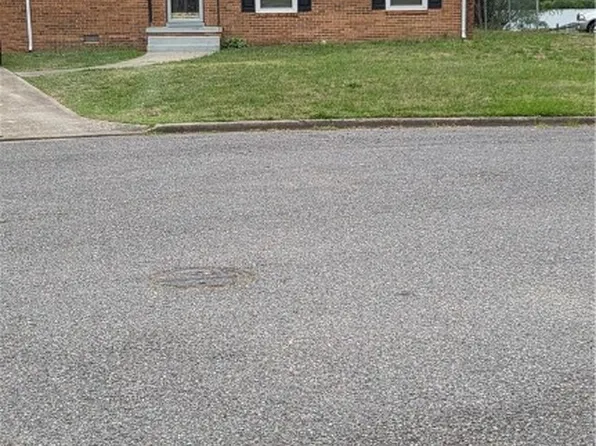 309 Gawain Ct, Richmond, VA 23223