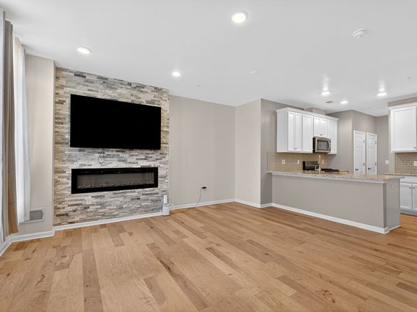 28 Leahy Dr