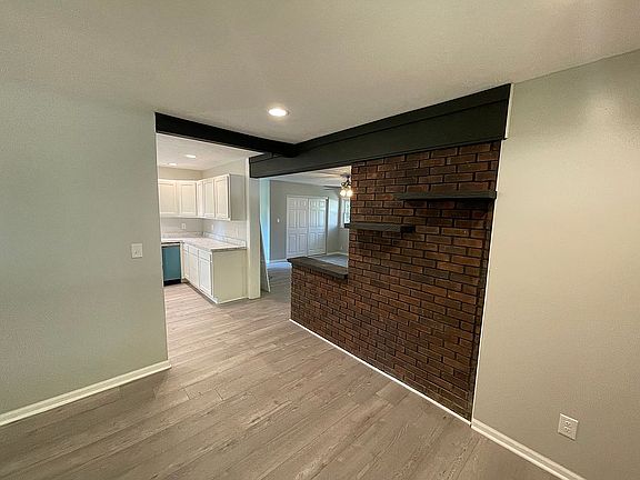 5th image of 71 Circle Dr