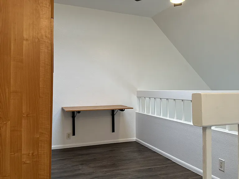 720 W 4th St #409 — Photo 14
