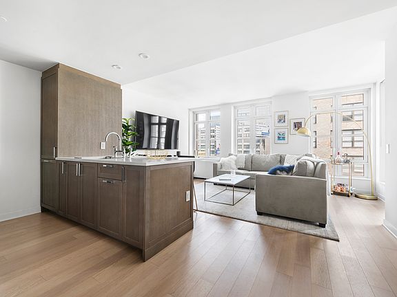 4th image of 261 Hudson St APT 10J