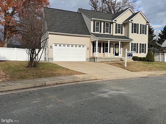 3rd image of 1003 Martingale Ct