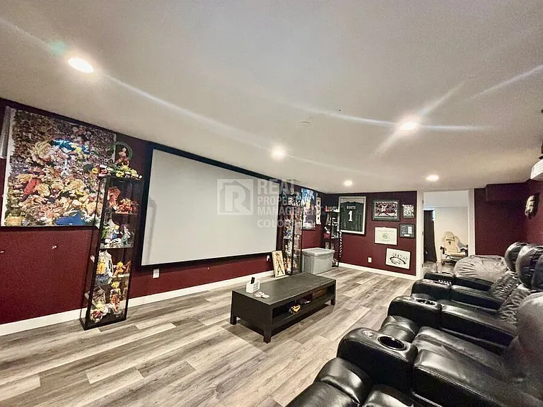 660 W 1st Ave — Photo 8