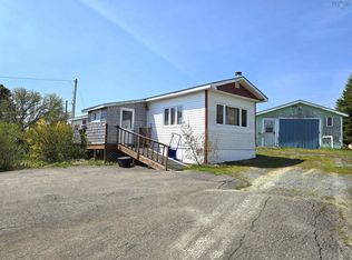28 White Ash Ln, Lunenburg, NS B0R1C0