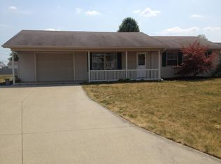 1622 Colonial Ln, Bryan, OH 43506