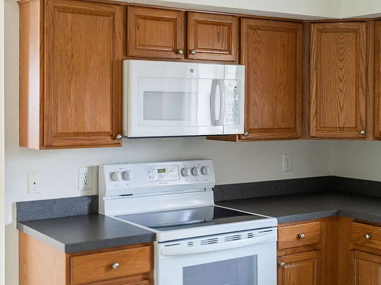 4-102 Rose Garden Ln — Photo 6