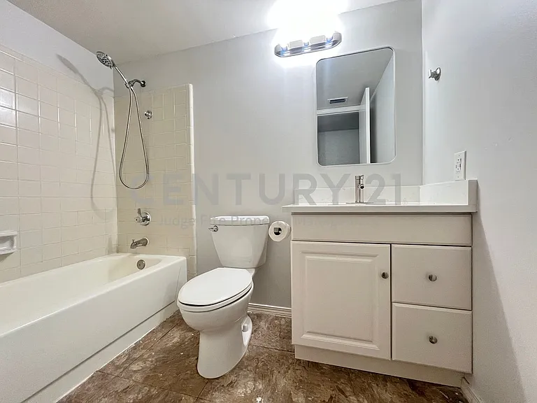 1308 Mistywood Ln — Photo 9