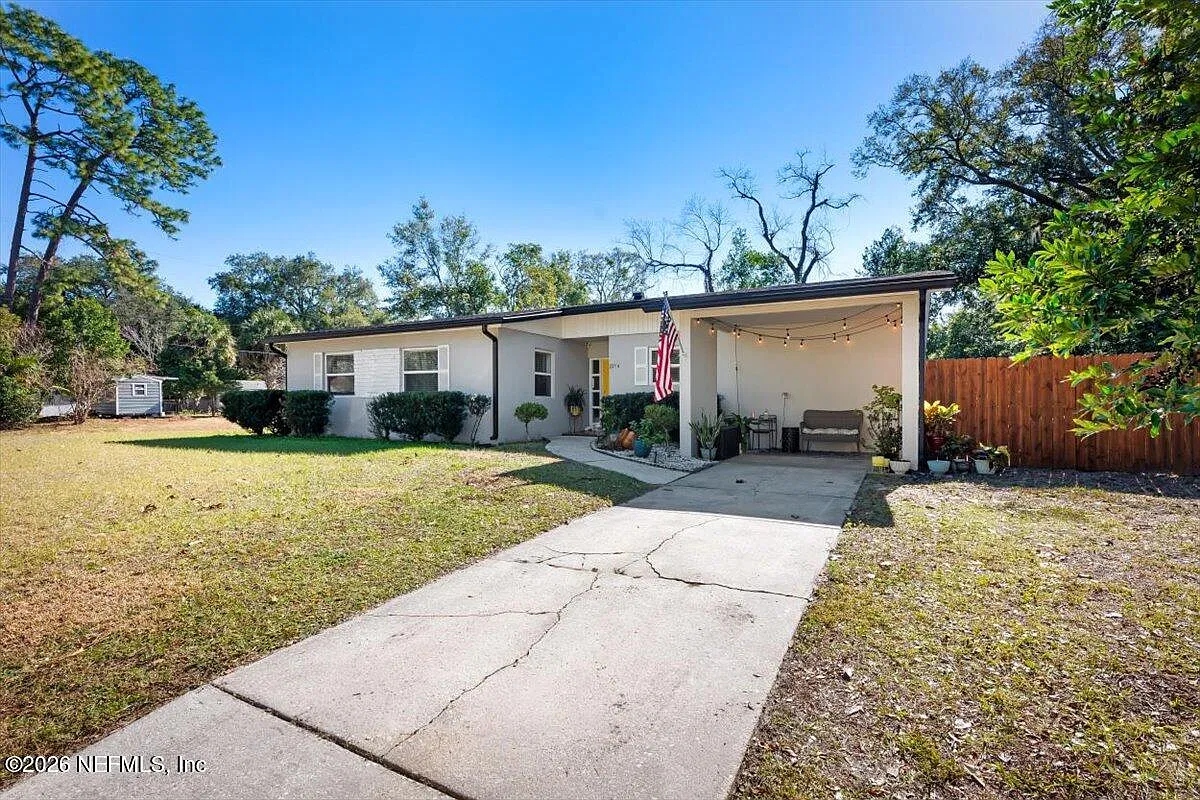 4 bed, 2.0 bath, 1792 sqft, $2,195 — Photo 4