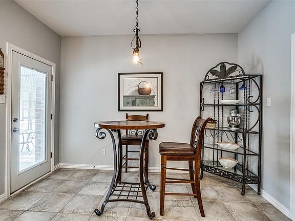 5th image of 15614 Grove Crest Dr