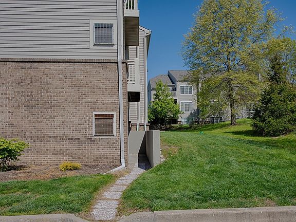 3rd image of 4221 Endeavor Dr Unit 102