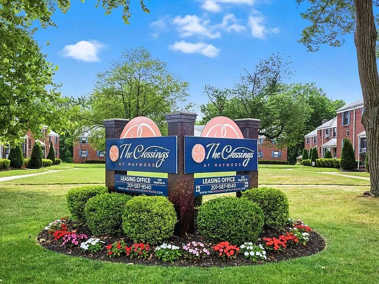 The Crossings at Maywood Apartments — Photo 9