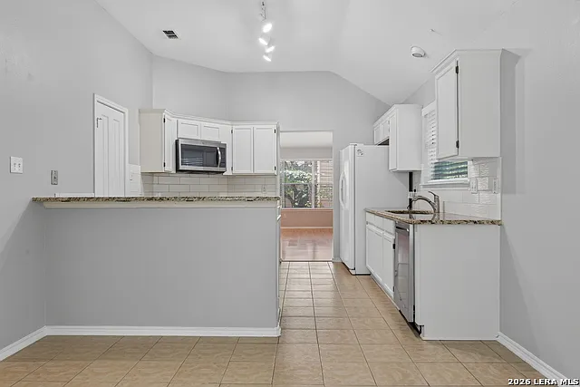 6635 Shady Bend Dr — Photo 12
