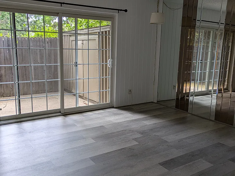 5979 S Willow Way — Photo 2