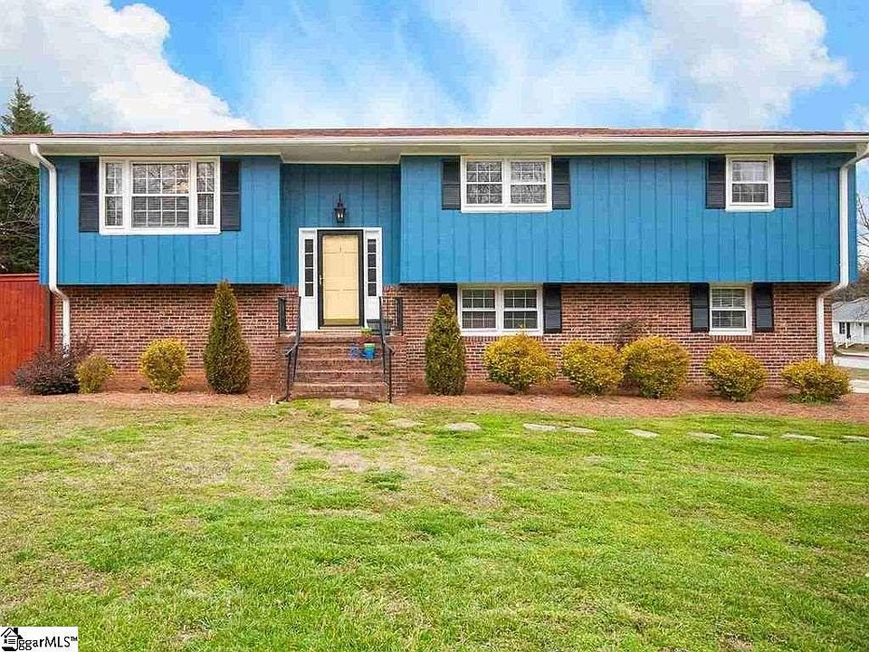 1st image of 1 Luray Dr