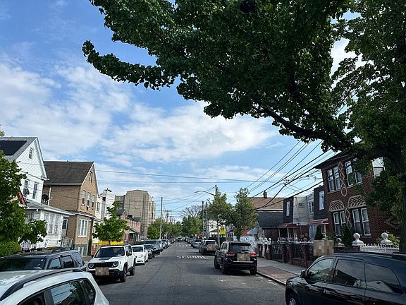 4th image of 107-33 155th St