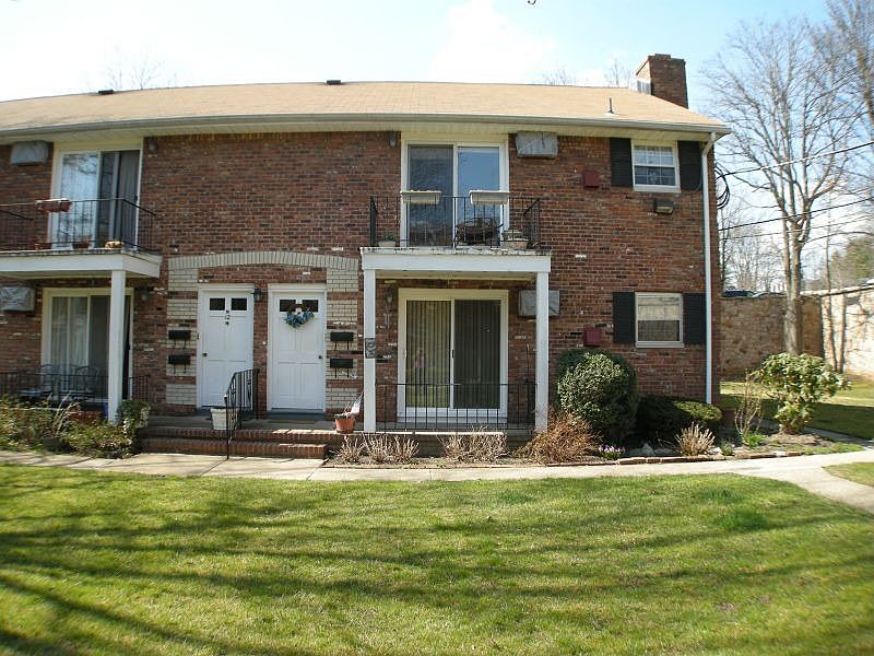 1st image of 320 South St #12"O"