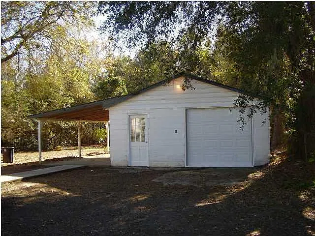 2 bed, 1.0 bath, 902 sqft, $1,995 — Photo 2